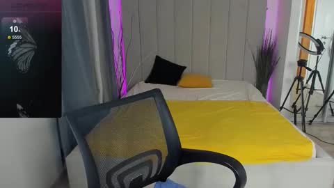 Kim online show from March 3, 9:05 pm