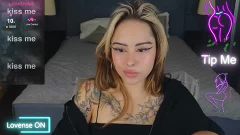 Kim online show from October 17, 8:22 pm