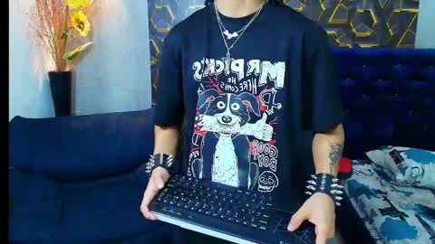 KIM online show from April 18, 8:42 pm