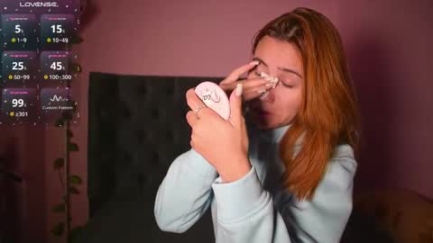 Snapshot of kim_dolls1823 chatting on February 26, 5:31 am ISABELLA 3 online show from February 26, 5:31 am