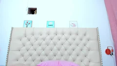 Snapshot of kim_eli chatting on December 16, 1:53 am kim_eli online show from December 16, 1:53 am