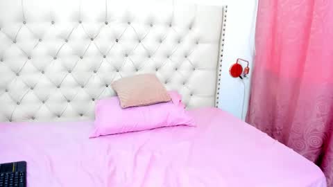 Snapshot of kim_eli chatting on December 30, 7:53 pm kim_eli online show from December 30, 7:53 pm