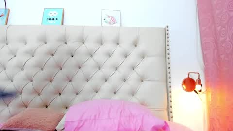 Snapshot of kim_eli chatting on December 31, 8:04 am kim_eli online show from December 31, 8:04 am