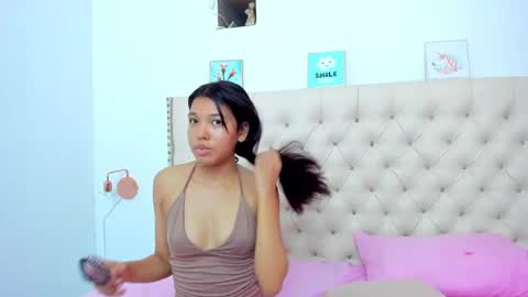 Snapshot of kim_eli chatting on January 3, 7:39 pm kim_eli online show from January 3, 7:39 pm