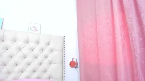 Snapshot of kim_eli chatting on February 7, 9:15 pm kim_eli online show from February 7, 9:15 pm