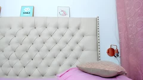 Snapshot of kim_eli chatting on February 9, 8:44 am kim_eli online show from February 9, 8:44 am