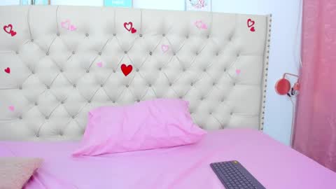 Snapshot of kim_eli chatting on February 26, 8:54 pm kim_eli online show from February 26, 8:54 pm