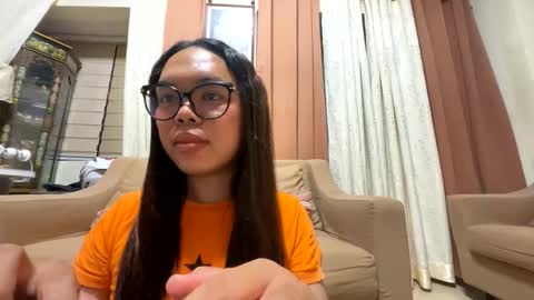 Snapshot of kim_kyile chatting on April 18, 5:39 pm KYLIE online show from April 18, 5:39 pm