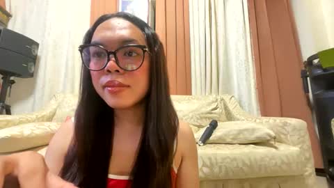 Snapshot of kim_kyile chatting on May 22, 1:28 pm KYLIE online show from May 22, 1:28 pm