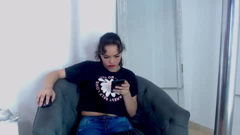 Snapshot of kim_lennon chatting on January 27, 12:05 pm K I M online show from January 27, 12:05 pm