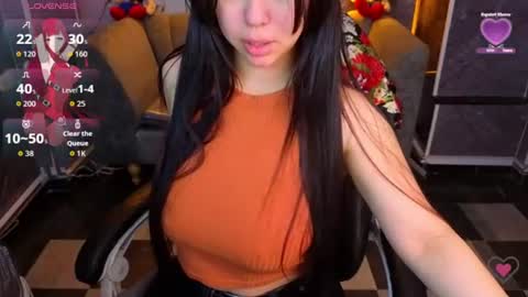 Snapshot of kim_perry_b chatting on June 19, 2:27 am kim_perry_b online show from June 19, 2:27 am