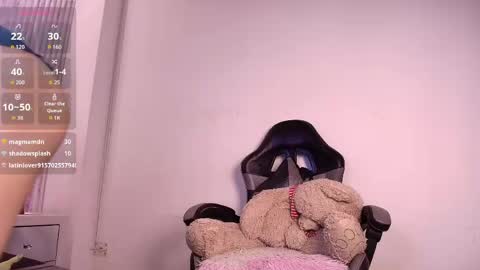Kim  online show from May 13, 8:27 pm
