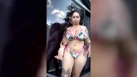 Snapshot of kim_velez chatting on June 14, 10:45 pm Kim Velez SCORE Girl online show from June 14, 10:45 pm