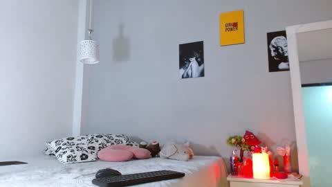 Snapshot of kimandyuk chatting on December 5, 9:50 pm Kim  Yuk online show from December 5, 9:50 pm