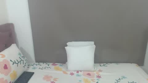 Snapshot of kimberjamesxx chatting on June 8, 2:01 am DANIELA online show from June 8, 2:01 am