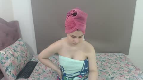 Snapshot of kimberjamesxx chatting on June 23, 3:37 am DANIELA online show from June 23, 3:37 am