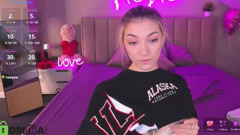 kimberlly_smith online show from February 28, 12:00 am