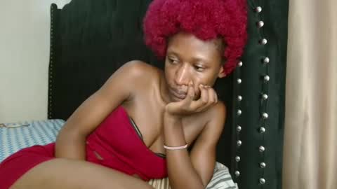 Snapshot of kimberly_chloe chatting on February 25, 10:36 am Kimberly online show from February 25, 10:36 am