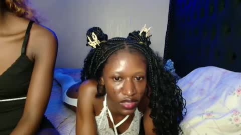 Snapshot of kimberly_chloe chatting on March 19, 4:22 pm Kimberly online show from March 19, 4:22 pm