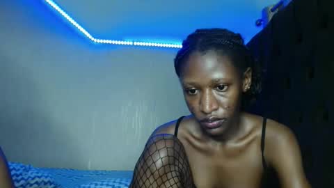 Snapshot of kimberly_chloe chatting on April 5, 3:20 pm Kimberly online show from April 5, 3:20 pm