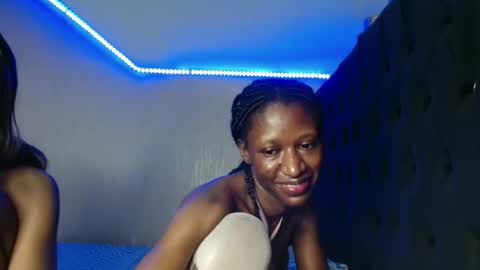 Snapshot of kimberly_chloe chatting on April 7, 4:07 pm Kimberly online show from April 7, 4:07 pm