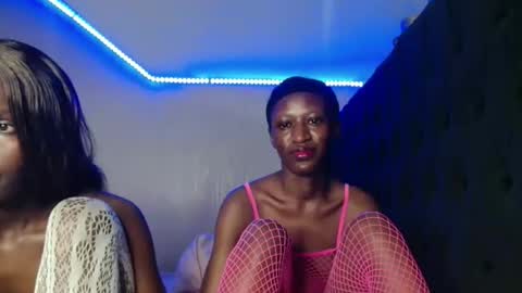 Snapshot of kimberly_chloe chatting on April 10, 3:50 pm Kimberly online show from April 10, 3:50 pm