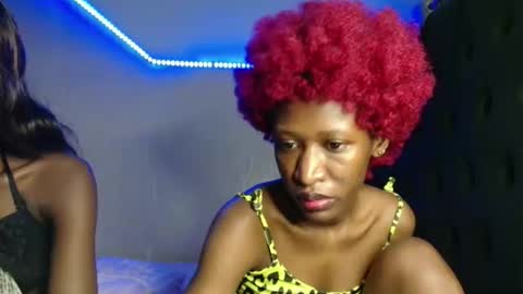 Snapshot of kimberly_chloe chatting on April 14, 3:29 pm Kimberly online show from April 14, 3:29 pm