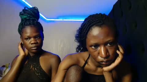 Snapshot of kimberly_chloe chatting on June 27, 7:30 pm Kimberly online show from June 27, 7:30 pm