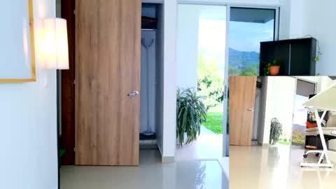 Melissa online show from December 3, 8:07 pm