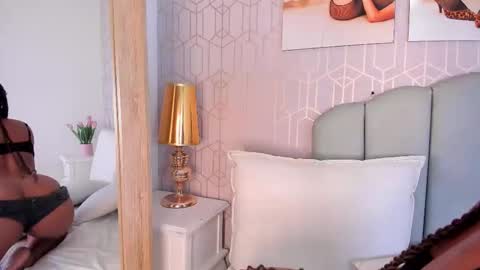 Snapshot of kimberly_martinezz chatting on February 25, 8:07 pm Kimberly online show from February 25, 8:07 pm