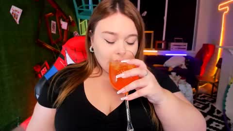 Snapshot of kimberlymaran chatting on February 25, 3:16 pm The one that you wont be able to forget online show from February 25, 3:16 pm