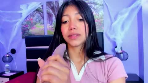 Kimberly Villalobos online show from October 16, 12:50 pm