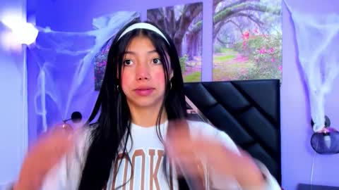 Kimberly Villalobos online show from October 21, 11:33 am