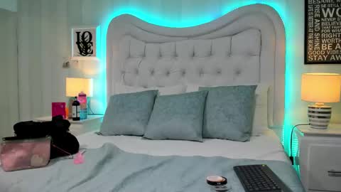 KimBrooks online show from September 16, 11:00 am