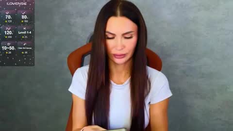 KIm online show from October 16, 4:24 am