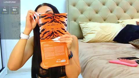 KIm online show from April 12, 9:36 am