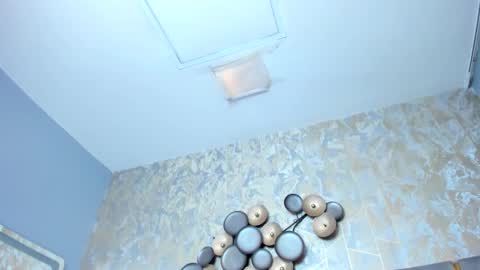  KIM  online show from February 8, 3:10 am