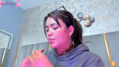  KIM  online show from March 8, 2:59 am