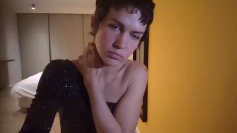 Kim  online show from January 11, 6:35 pm