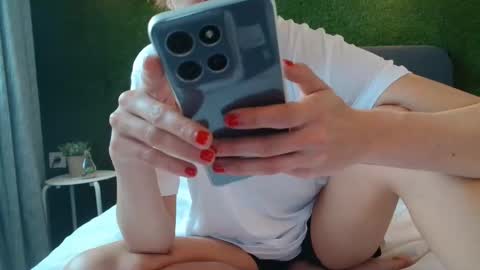 Snapshot of kimdiamondz chatting on February 3, 2:33 pm Kim online show from February 3, 2:33 pm