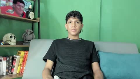 Snapshot of kimerico_04 chatting on December 5, 1:03 am ISAAC online show from December 5, 1:03 am