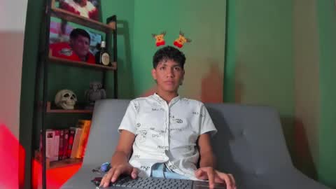 Snapshot of kimerico_04 chatting on December 7, 12:19 am ISAAC online show from December 7, 12:19 am