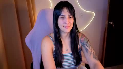 Snapshot of kimflexible_ chatting on December 22, 3:58 am Kim 3 online show from December 22, 3:58 am