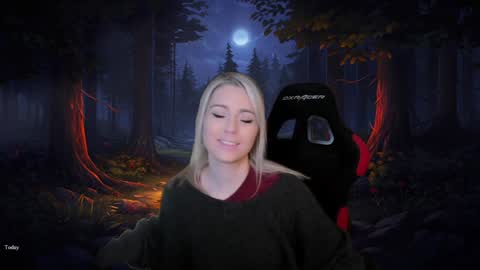 Wolfs Girl online show from December 4, 8:18 pm