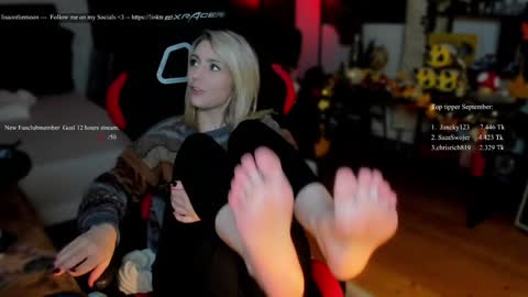 Wolfs Girl online show from September 24, 5:27 pm