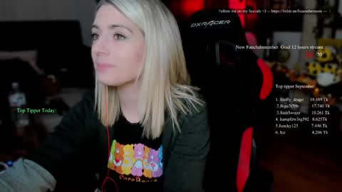 Wolfs Girl online show from October 1, 7:20 pm