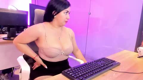 Camila online show from November 1, 1:13 pm