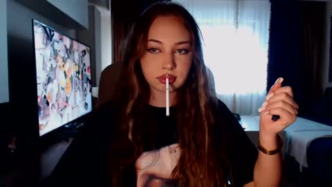 Kim Lee  online show from January 12, 11:39 am