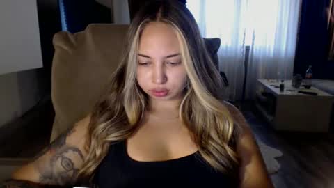 Kim Lee  online show from October 14, 11:22 am