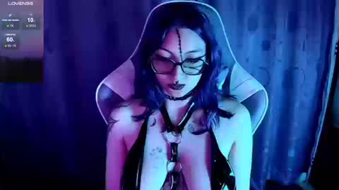Snapshot of kimlennox_ chatting on September 13, 1:22 pm   online show from September 13, 1:22 pm